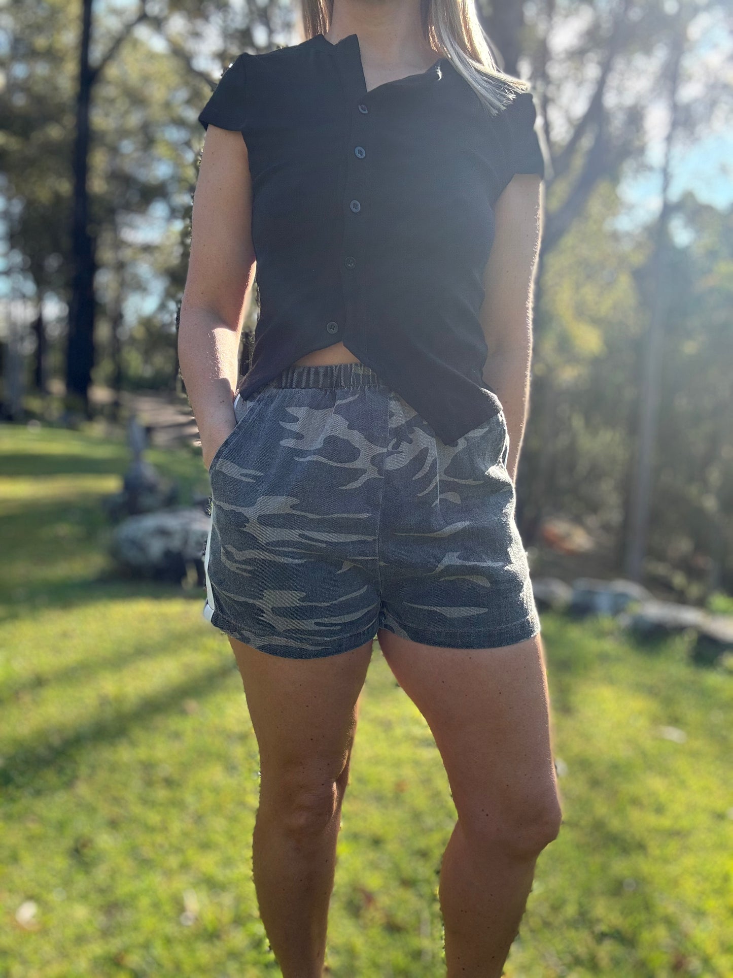 Camo Shorts White Stripe