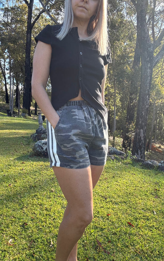 Camo Shorts White Stripe