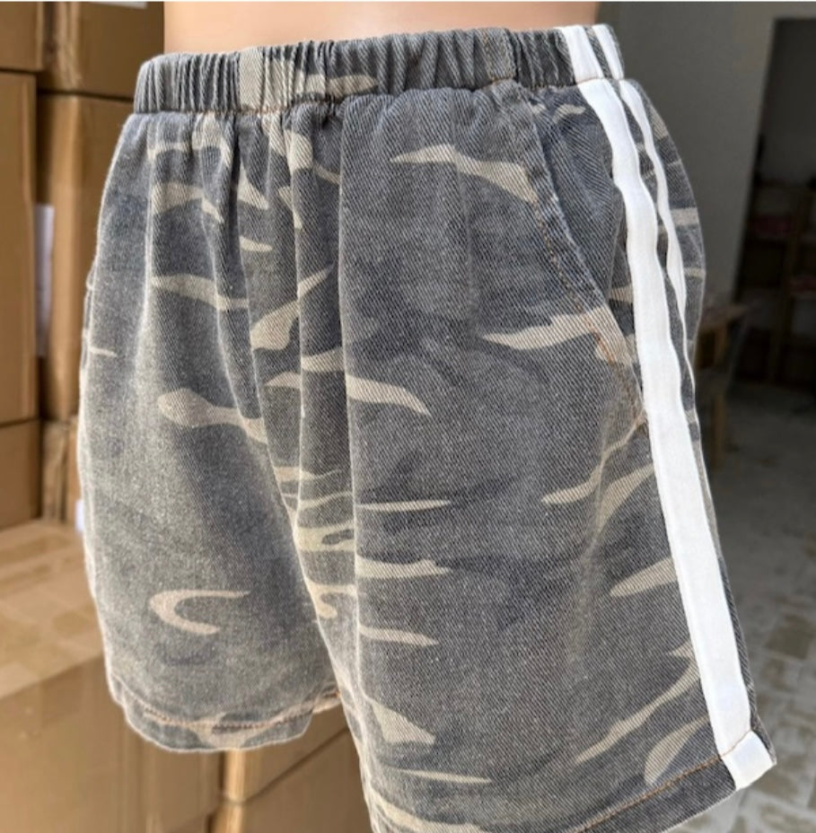 Camo Shorts White Stripe
