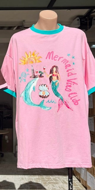 Mermaid Club Vino Tee in Pink