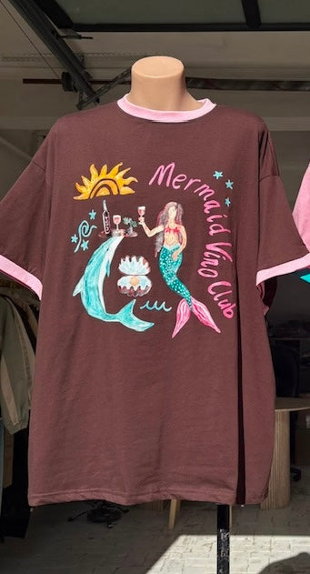 Mermaid Club Vino Tee in Chocolate