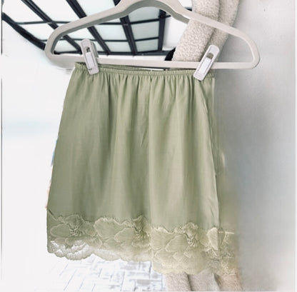 Lacey Skirt in Lime