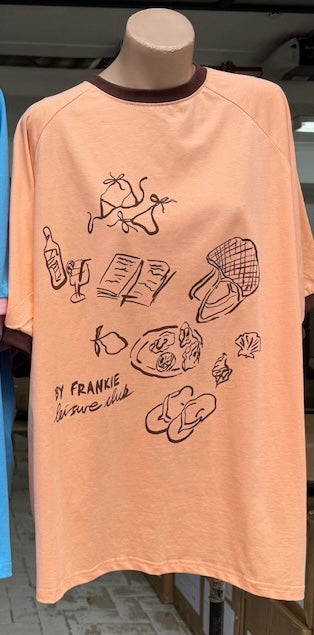 Leisure Club Tee in peach