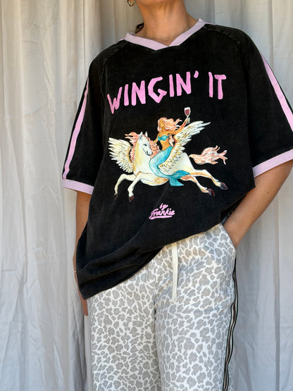 Wing in It Tee Pink/Choc