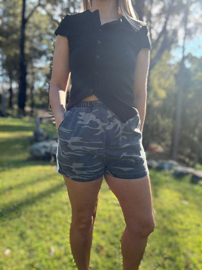 Camo Shorts White Stripe