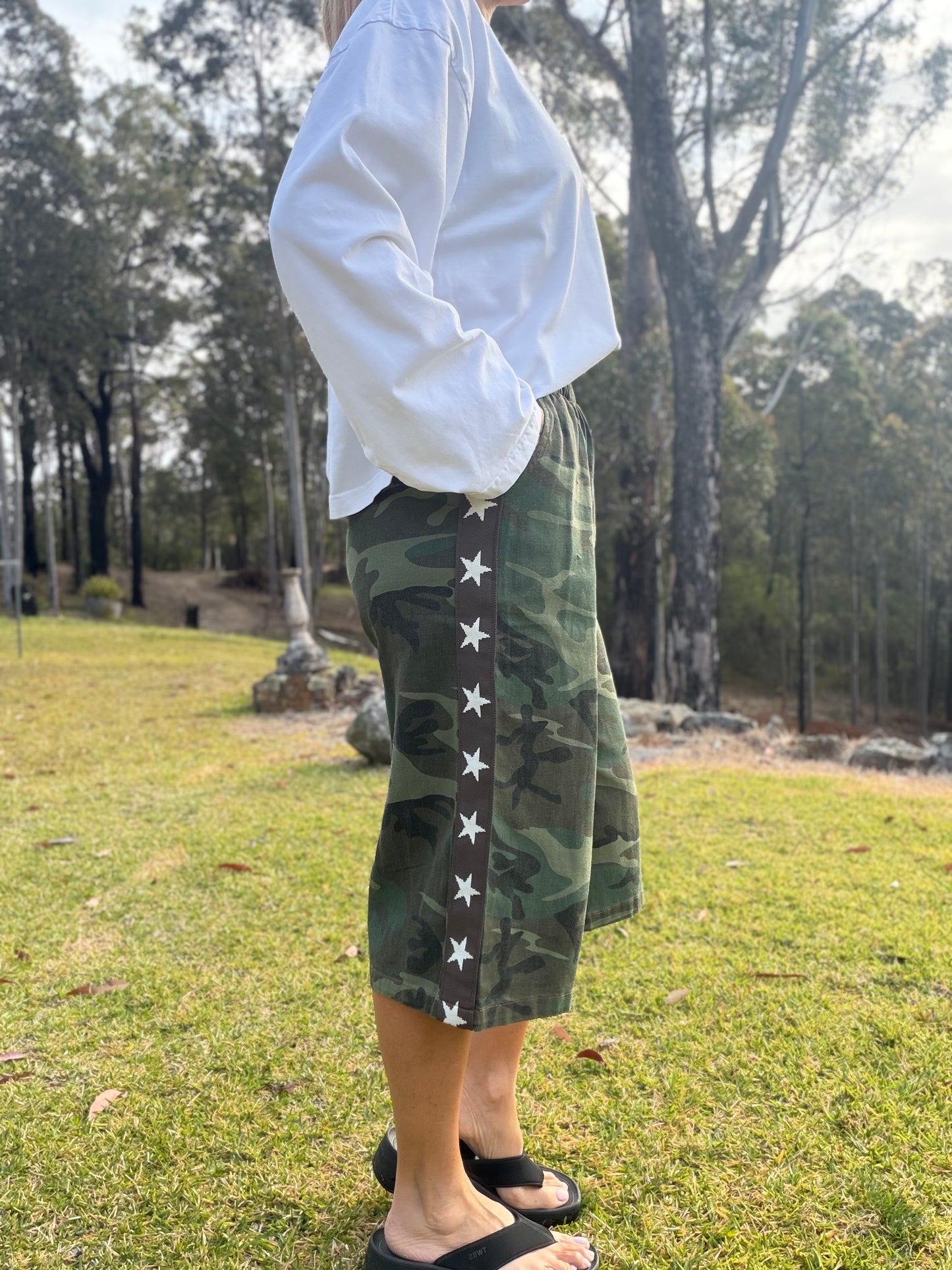 By Frankie Dark Camo Star Jorts