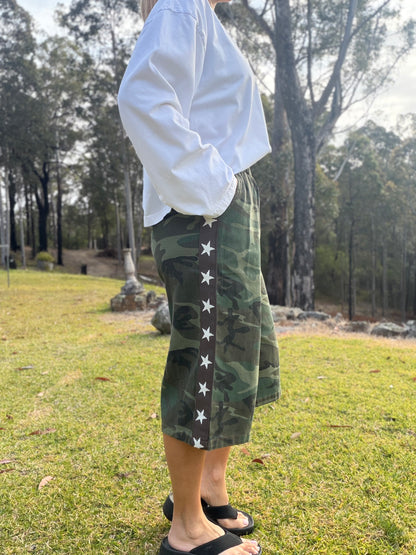 By Frankie Dark Camo Star Jorts