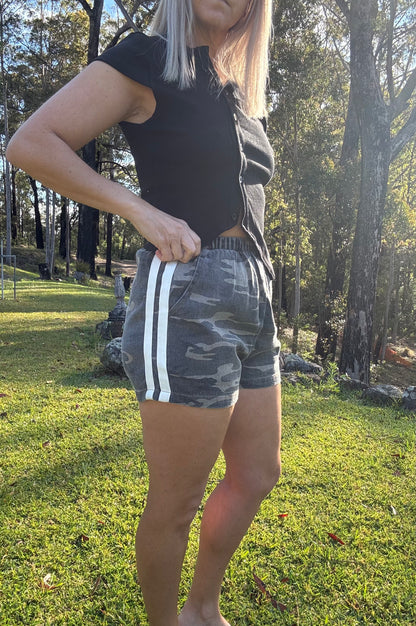 Camo Shorts White Stripe